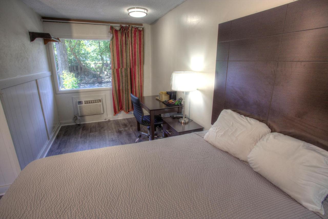 הלן Hofbrau Riverfront Hotel מראה חיצוני תמונה